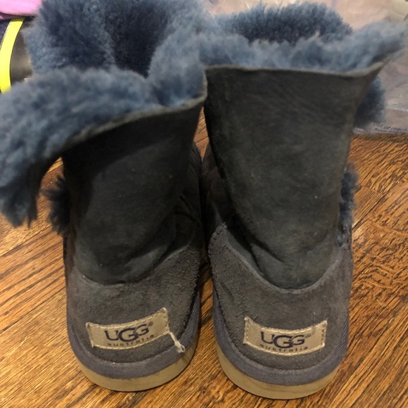 Uggs UGG Bailey boot  navy size 2 worn - Picture 3 of 5